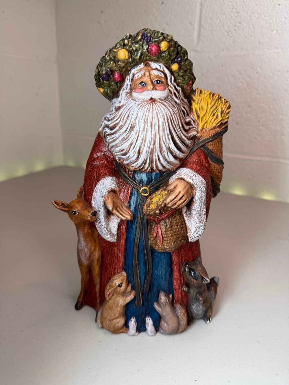 vintage 1993 Garry Sharpe Gare woodland Santa ceramic figurine 9.5”